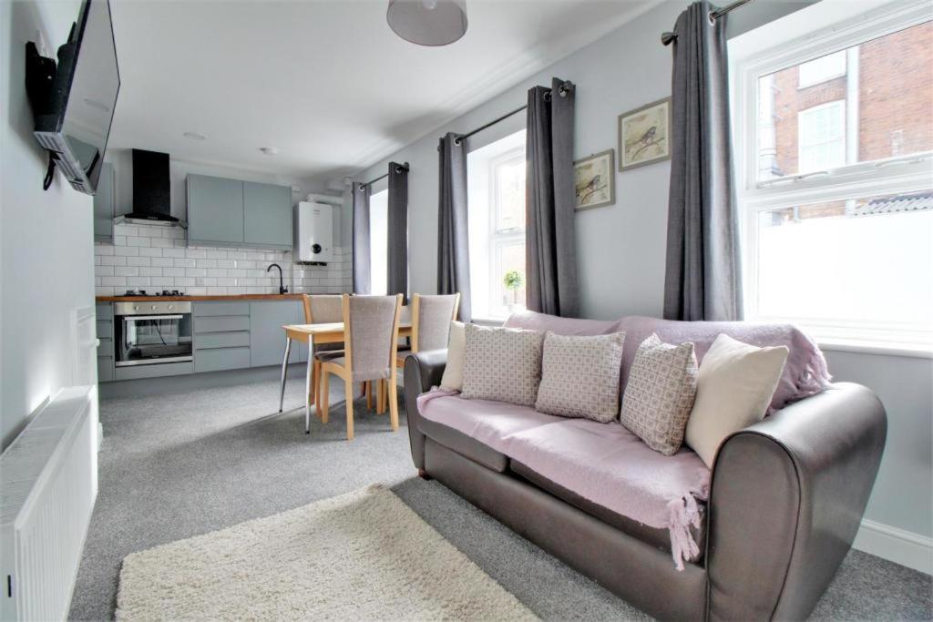 Nelson By The Docks Serviced Apartments By Roomsbooked Глостер Экстерьер фото
