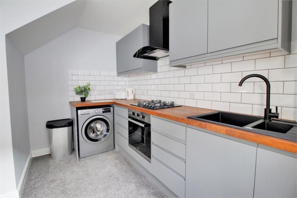 Nelson By The Docks Serviced Apartments By Roomsbooked Глостер Экстерьер фото