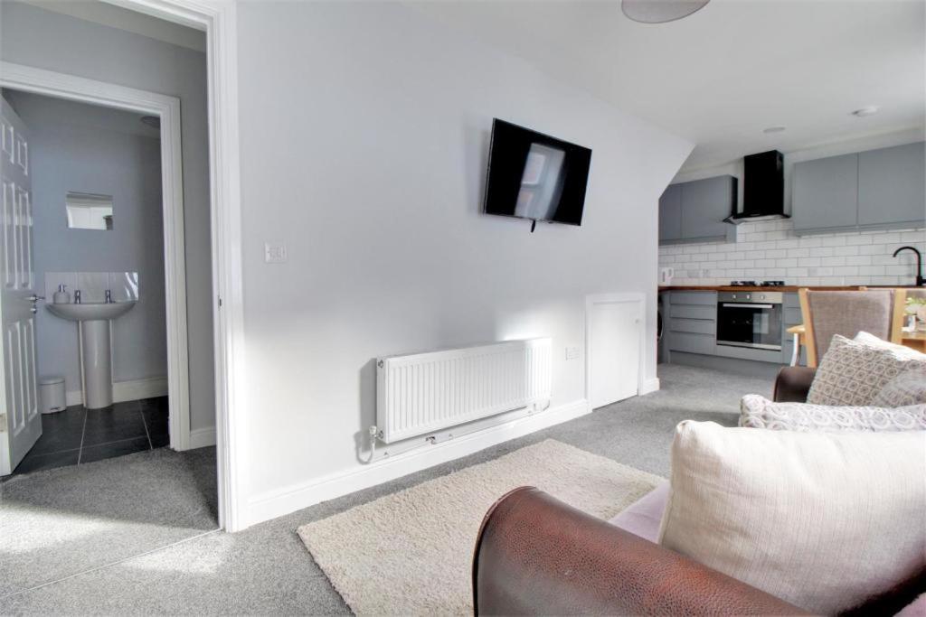 Nelson By The Docks Serviced Apartments By Roomsbooked Глостер Экстерьер фото